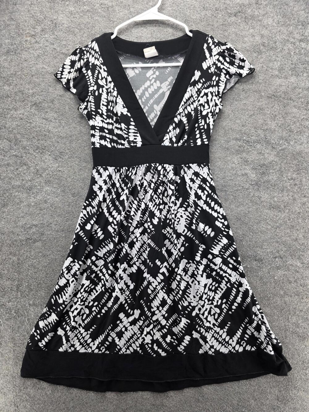 Maurices Dress Womens Small Black White Abstract Print V-Neck Tie Back A-Line